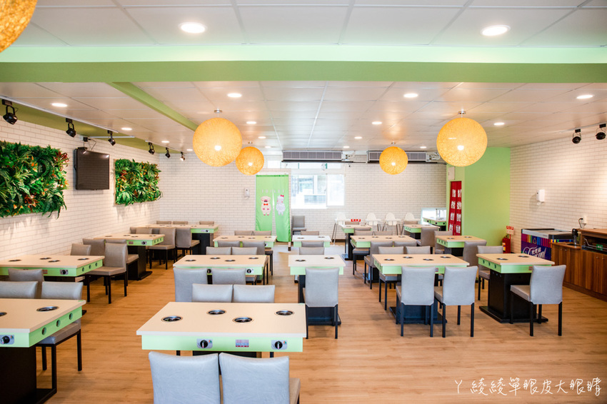 新竹竹北平價小火鍋推薦！鍋賣局百元小火鍋，內用自助吧無限供應免費吃到飽，兩人同行開鍋送肉片