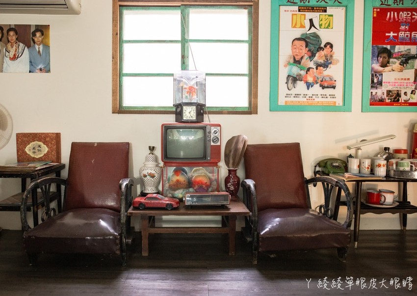 新竹竹北早午餐推薦抓飛機早安食堂！穿上學校制服，帶你乘坐時光機回到六七年級生的年代