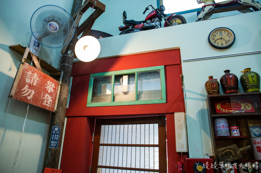 新竹竹北早午餐推薦抓飛機早安食堂！穿上學校制服，帶你乘坐時光機回到六七年級生的年代