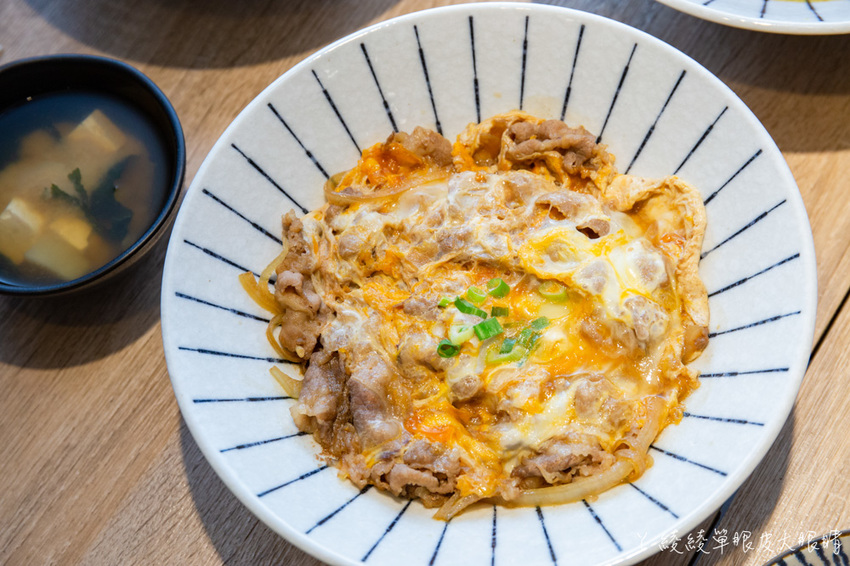 新竹東門市場美食推薦樂陽食堂！來自竹北的平價日式咖哩豬排飯，百元上下就可以吃到的新竹美食