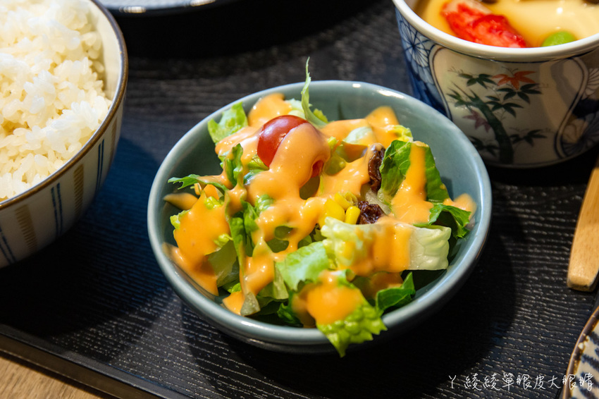 新竹東門市場美食推薦樂陽食堂！來自竹北的平價日式咖哩豬排飯，百元上下就可以吃到的新竹美食