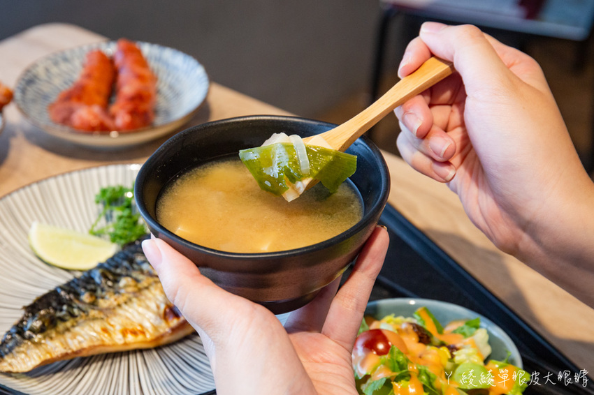 新竹東門市場美食推薦樂陽食堂！來自竹北的平價日式咖哩豬排飯，百元上下就可以吃到的新竹美食