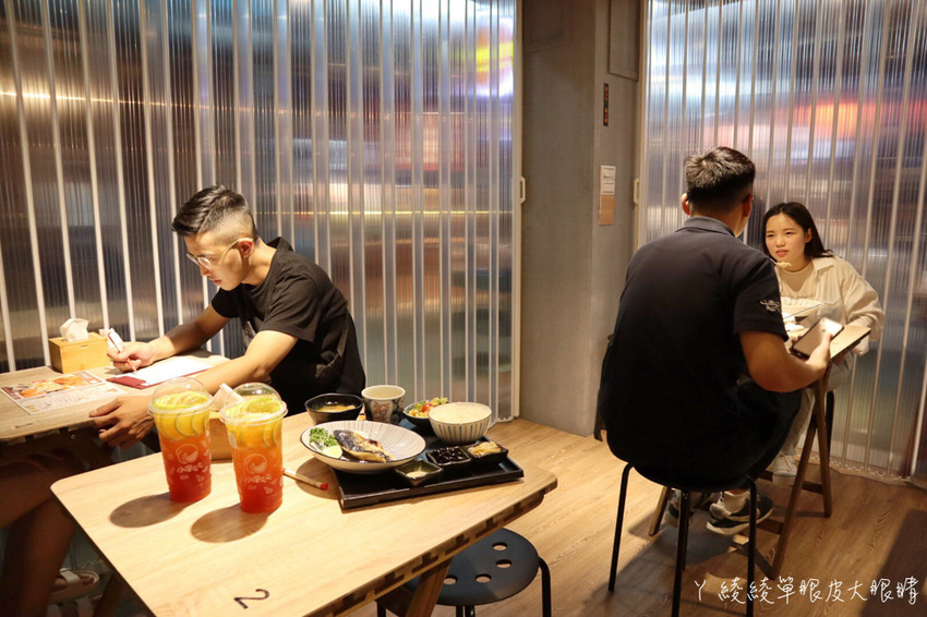 新竹東門市場美食推薦樂陽食堂！來自竹北的平價日式咖哩豬排飯，百元上下就可以吃到的新竹美食