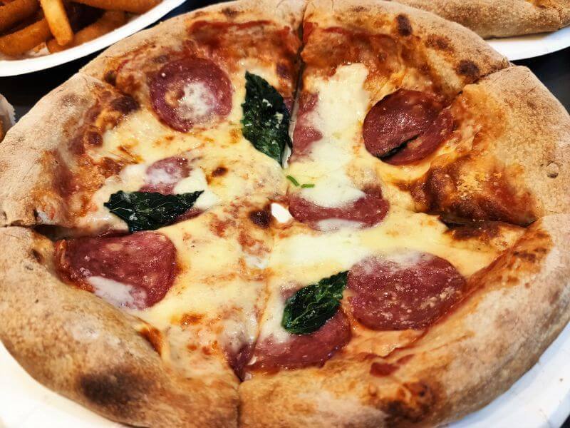 黑火山披薩 義式臘腸比薩