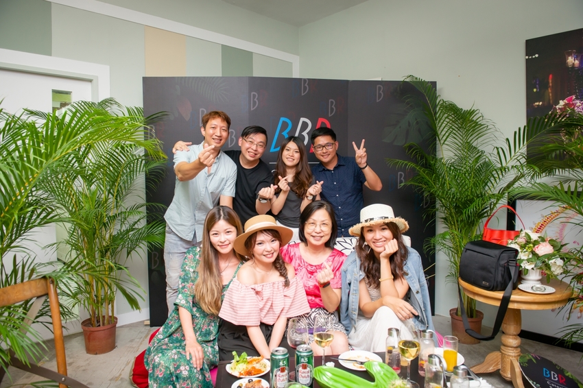 風靡全球的霹靂辣醬就在法國當代BBR～一瓶搞定所有料理。外燴專門餐廳、精品等級客製化外燴服務、時尚派對餐點、PeriPeri霹靂辣醬烤雞