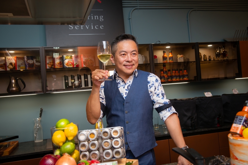 風靡全球的霹靂辣醬就在法國當代BBR～一瓶搞定所有料理。外燴專門餐廳、精品等級客製化外燴服務、時尚派對餐點、PeriPeri霹靂辣醬烤雞