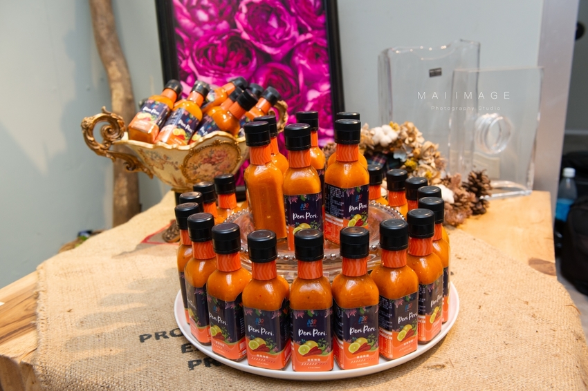 風靡全球的霹靂辣醬就在法國當代BBR～一瓶搞定所有料理。外燴專門餐廳、精品等級客製化外燴服務、時尚派對餐點、PeriPeri霹靂辣醬烤雞