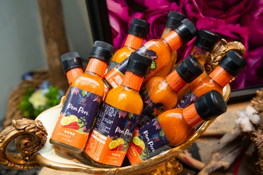 風靡全球的霹靂辣醬就在法國當代BBR～一瓶搞定所有料理。外燴專門餐廳、精品等級客製化外燴服務、時尚派對餐點、PeriPeri霹靂辣醬烤雞