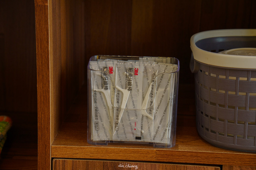 台中東區早午餐 阿飛brunch，超豐盛沙拉配上闆娘自製胡麻醬，嚴選10多種香料自製熬煮醇厚咖哩，吃完還想+1！