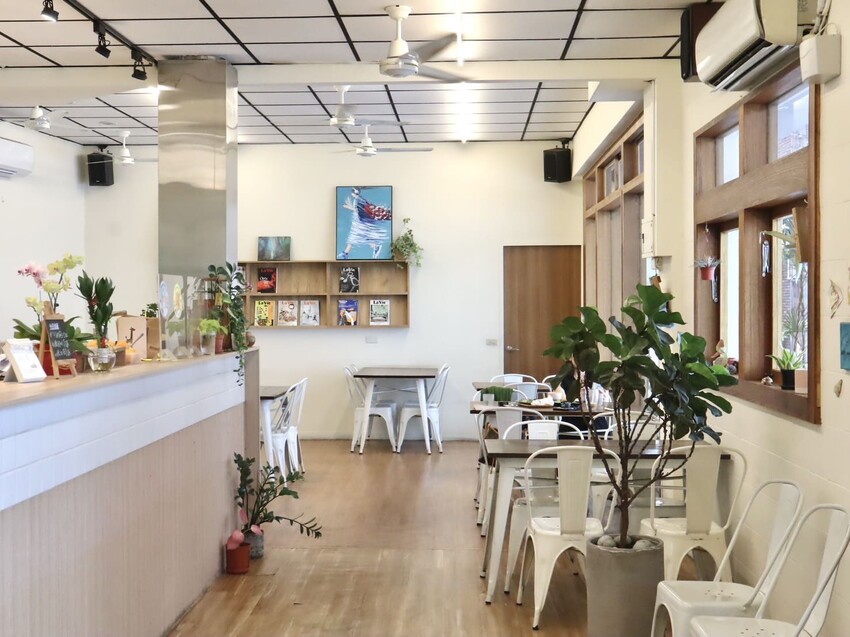 阿飛Brunch｜三訪愛店台中車站周邊人氣大份量早午餐，必點流心熱壓吐司 – 艾瑞絲的吃貨日常