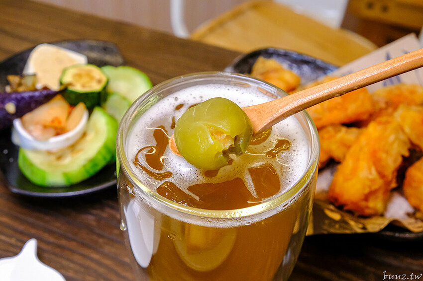 流心起司肉醬吐司，巷弄人氣早午餐，阿飛早午餐環境融入南洋風，香料燉肉辣香帶勁！