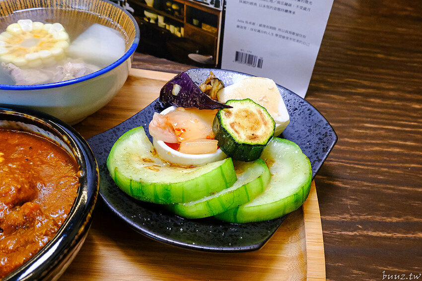 流心起司肉醬吐司，巷弄人氣早午餐，阿飛早午餐環境融入南洋風，香料燉肉辣香帶勁！