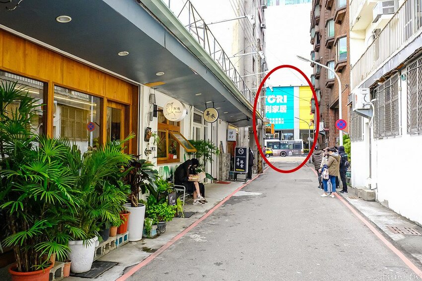 流心起司肉醬吐司，巷弄人氣早午餐，阿飛早午餐環境融入南洋風，香料燉肉辣香帶勁！