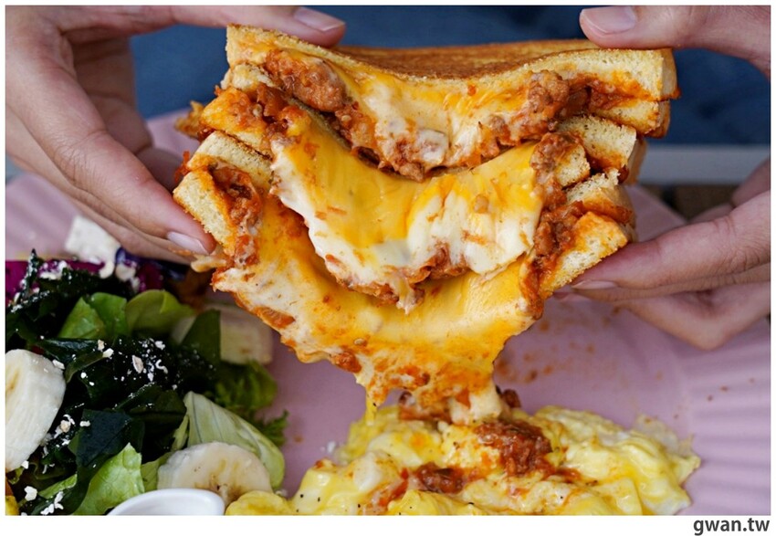 肉塊份量超大方，軟嫩好入口，這間地點超隱密，第一次來搞不好會迷路！