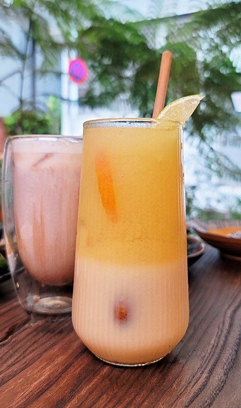 隱藏在巷仔內的低調人氣早午餐，超澎湃繽紛溫沙拉，限量經典三杯雞通通必點，早午餐就是要吃的夠滿足！