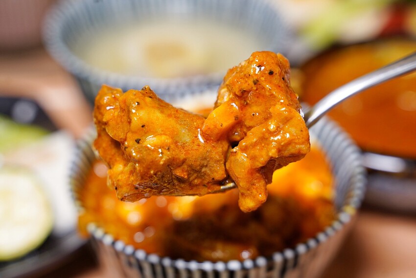 【阿飛Brunch】台中巷弄裡的療癒系早午餐店,大份量餐點兼具顏值與美味!必點帕瑪森軟法拼盤、酪梨香煎雞胸肉輕沙拉!鄰近台中火車站、大魯閣新時代購物中心 - 阿華田的美食日記