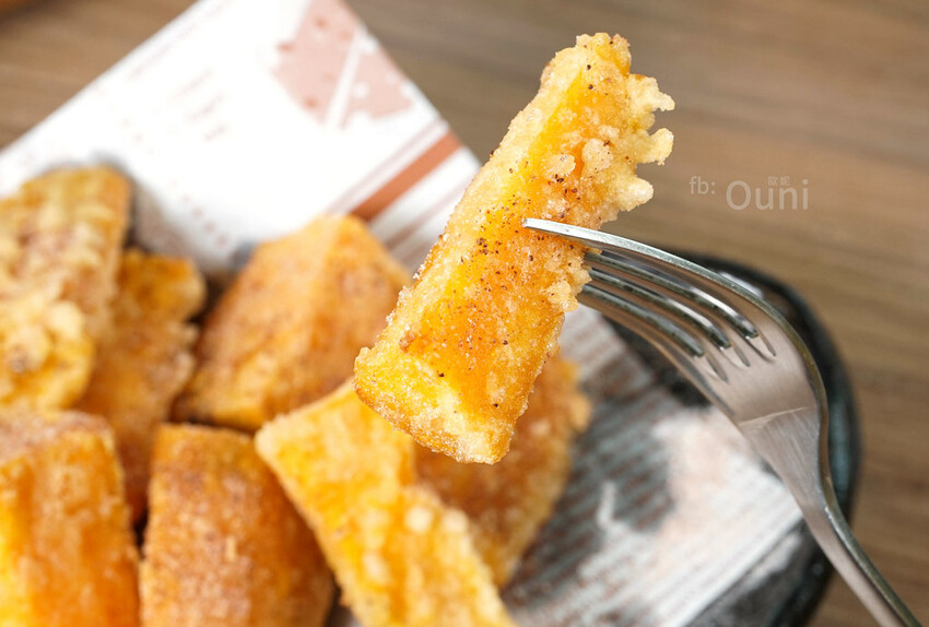 阿飛Brunch│台中早午餐推薦。繽紛觀葉植物躍然牆上，綠意相伴享受美食慢慢吃