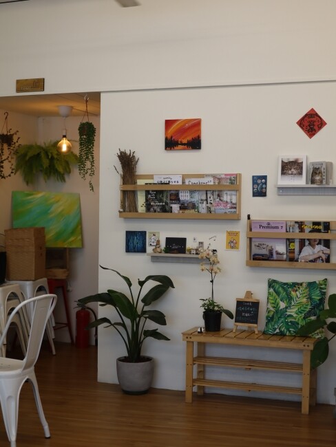 【台中食記】二訪森林系巷弄人氣早午餐『阿飛Brunch』鄰近火車站優良食材份量大,還是寵物友善喔!