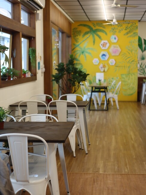 【台中食記】二訪森林系巷弄人氣早午餐『阿飛Brunch』鄰近火車站優良食材份量大,還是寵物友善喔!