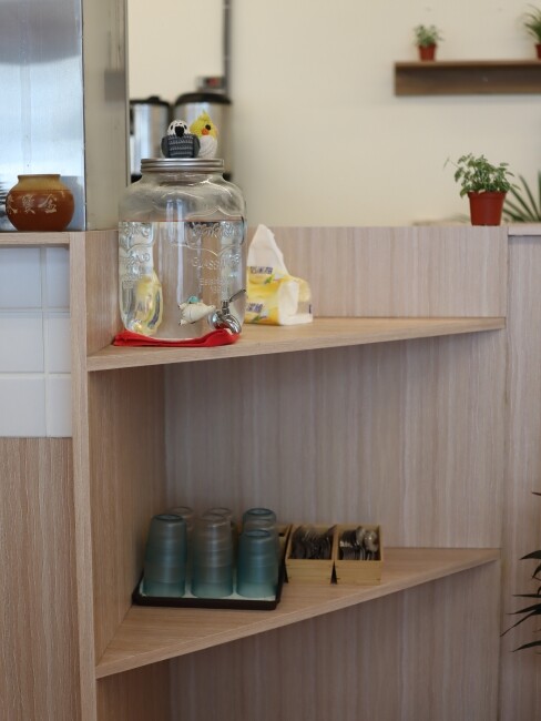 【台中食記】二訪森林系巷弄人氣早午餐『阿飛Brunch』鄰近火車站優良食材份量大,還是寵物友善喔!