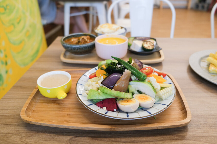 阿飛Brunch|植物系早午餐店,嚴選食材的溫馨寵物友善餐廳,近台中火車站