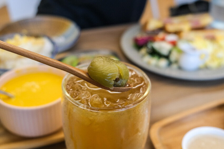 阿飛Brunch|植物系早午餐店,嚴選食材的溫馨寵物友善餐廳,近台中火車站