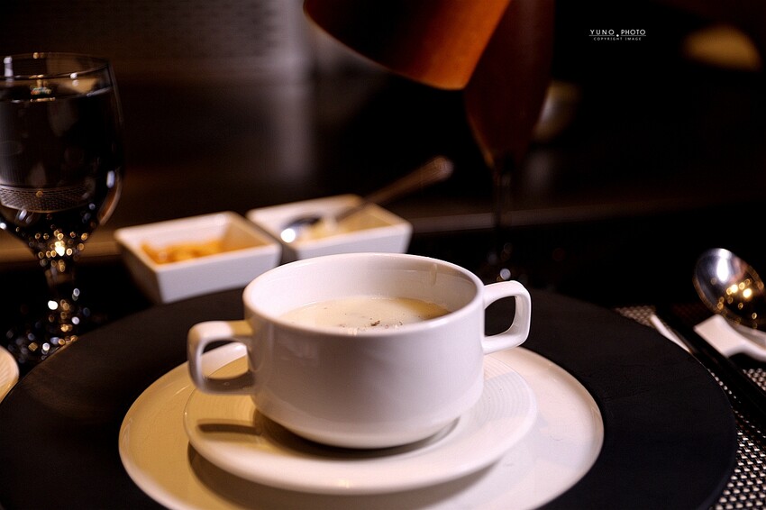 炙尊鐵板燒|老饕讚不絕口!滋滋作響的主廚五星級盛宴 頂級食材包廂式服務。菜單價位(台中南屯鐵板燒推薦)