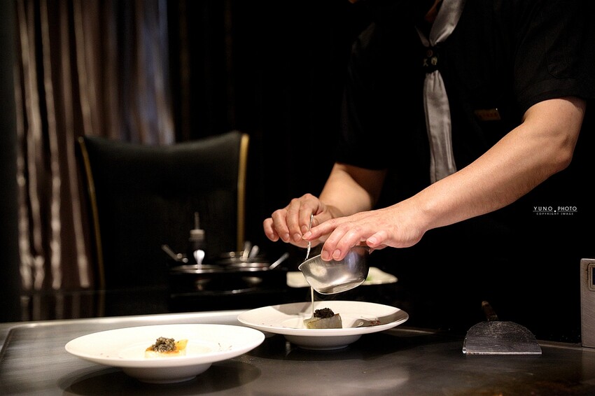 炙尊鐵板燒|老饕讚不絕口!滋滋作響的主廚五星級盛宴 頂級食材包廂式服務。菜單價位(台中南屯鐵板燒推薦)