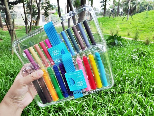 桃園龍潭【雄獅文具 想像力製造所】 #DIY手作 #創玩空間 #無拘束創意空間 #繽紛漸層色彩牆 #色彩漸層筆 #室內景點 #IG打卡景點  (45).jpg