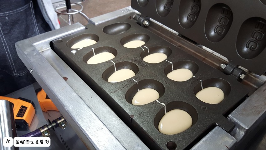 銅板美食!大人小孩都愛純手工雞蛋糕來了哦!餵我吃,純鮮奶!堅持不加一滴水!好吃又紮實的口感~連狗狗都可以吃哦!