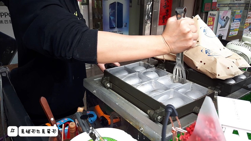 銅板美食!大人小孩都愛純手工雞蛋糕來了哦!餵我吃,純鮮奶!堅持不加一滴水!好吃又紮實的口感~連狗狗都可以吃哦!