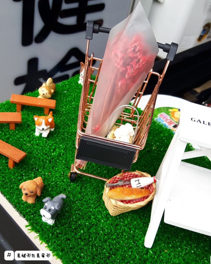 銅板美食!大人小孩都愛純手工雞蛋糕來了哦!餵我吃,純鮮奶!堅持不加一滴水!好吃又紮實的口感~連狗狗都可以吃哦!