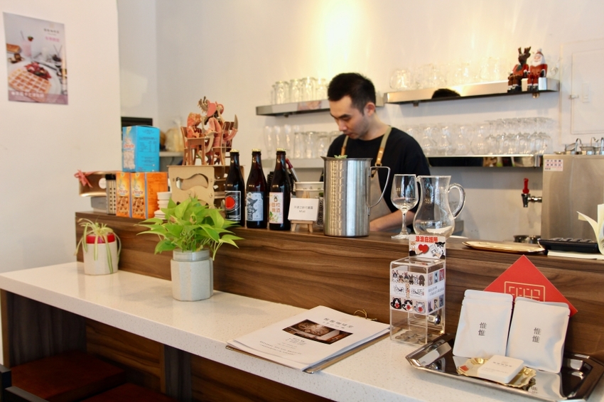 永安市場站咖啡廳推薦 惟惟咖啡室 獨家配方鬆餅、水果茶 下午茶超滿足