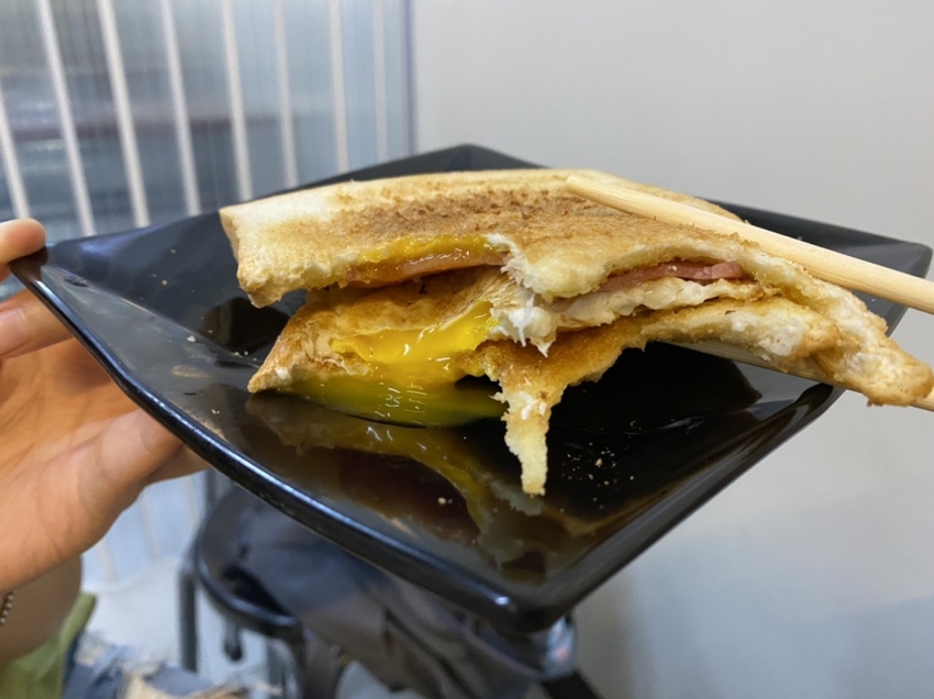 屏東潮州宵夜推薦 阿隆豆漿50年三明治創始店 現點現做排隊人氣名店