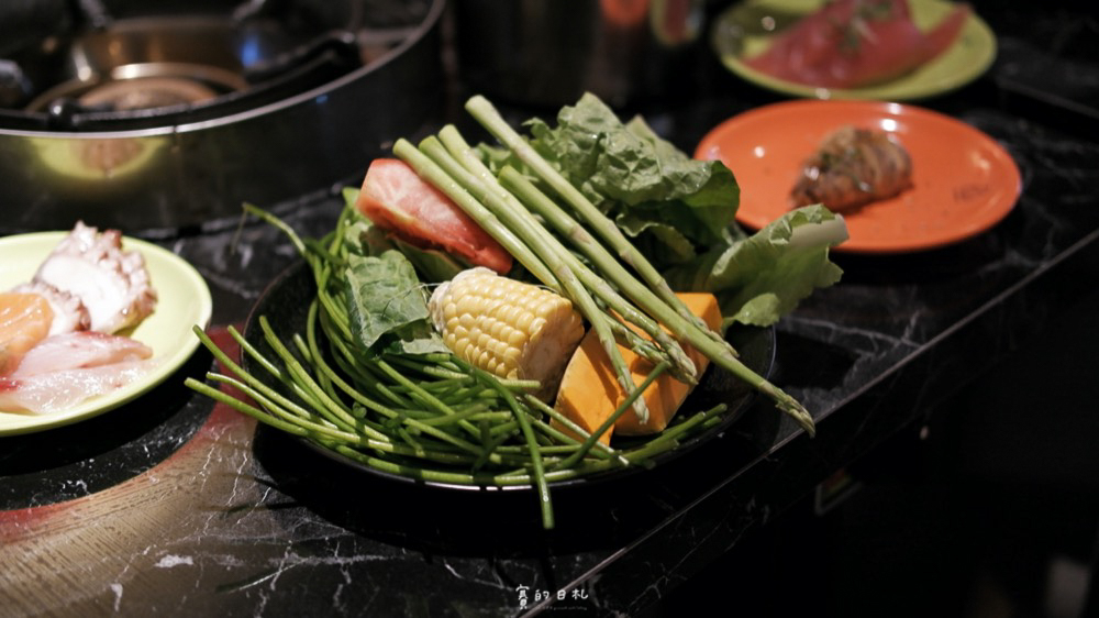 嗨蝦蝦吃到飽火鍋 台北吃到飽 台北美食 百匯自助吃到飽火鍋 賽的日札_-16.png