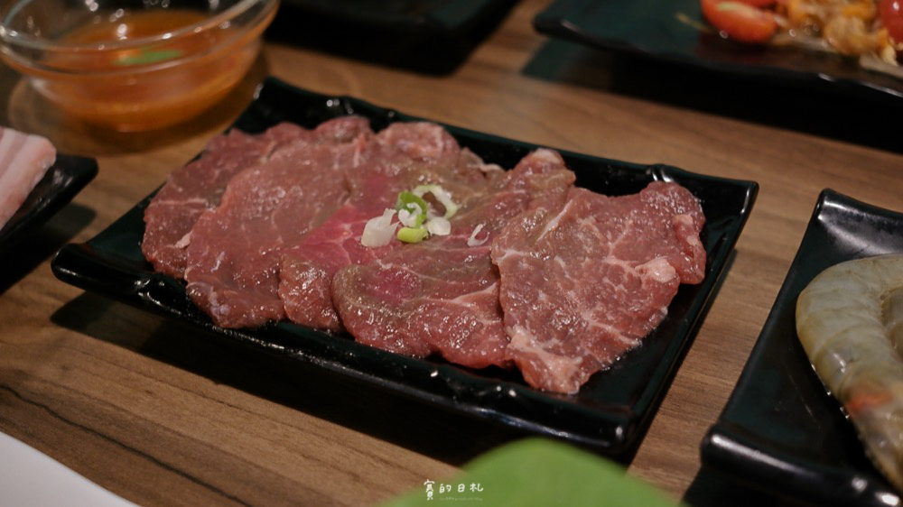 巫泰式燒烤-道地泰式銅盤烤肉-正宗泰國嘟嘟車 台中南區美食 台中南區餐廳 台中泰式料理 賽的日札_-36.png