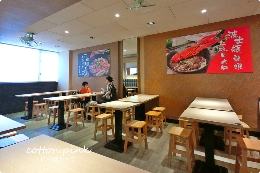 台中最狂牛肉麵就是這一家!超大碗公迦南海陸牛肉麵~大塊牛肉外加鮮蚵還有整片虱目魚