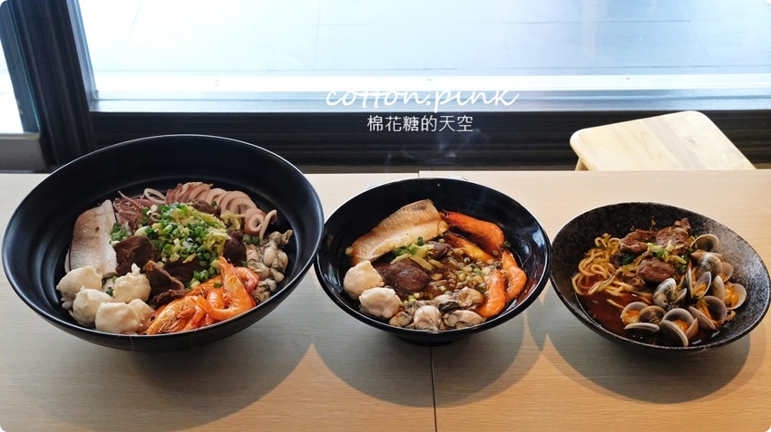 台中最狂牛肉麵就是這一家!超大碗公迦南海陸牛肉麵~大塊牛肉外加鮮蚵還有整片虱目魚