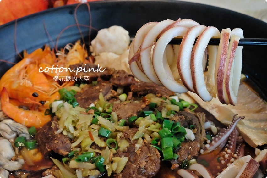 台中最狂牛肉麵就是這一家!超大碗公迦南海陸牛肉麵~大塊牛肉外加鮮蚵還有整片虱目魚