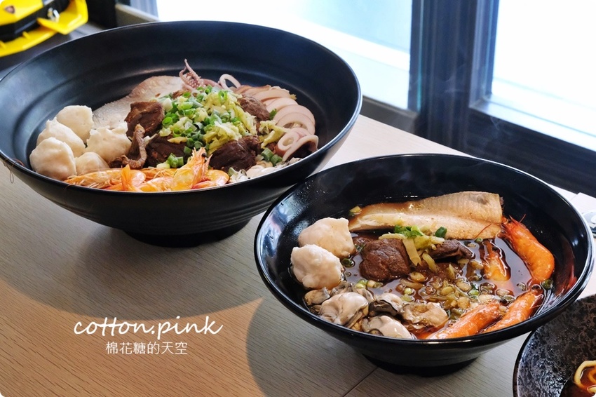 台中最狂牛肉麵就是這一家!超大碗公迦南海陸牛肉麵~大塊牛肉外加鮮蚵還有整片虱目魚