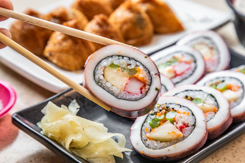 嘉義市東區體育館壽司/根井壽司｜還沒開門就大排長龍平價壽司店！生魚片握壽司六個只要百元出頭