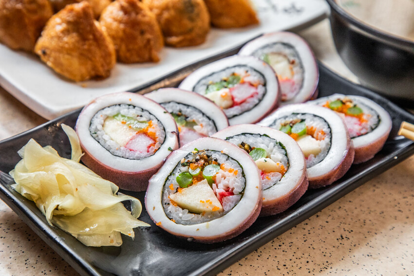 嘉義市東區體育館壽司/根井壽司｜還沒開門就大排長龍平價壽司店！生魚片握壽司六個只要百元出頭