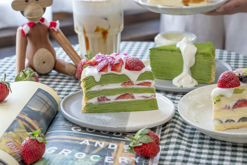 高雄 先生手作千層｜草莓季回歸！超人氣「抹茶草莓千層」，濃郁茶味尬酸甜草莓療癒欠吃～ · 算命的說我很愛吃