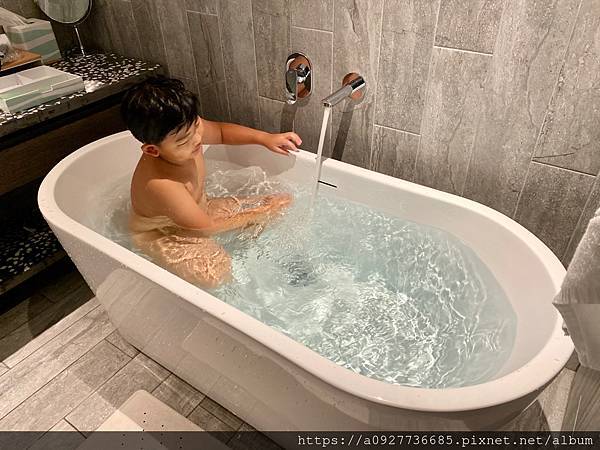 COZZI Blu 和逸飯店#桃園 #青埔 用海洋元素打造的飯店 /和逸飯店桃園館/桃園最熱門的飯店/利用假日帶小朋友來個微旅行吧