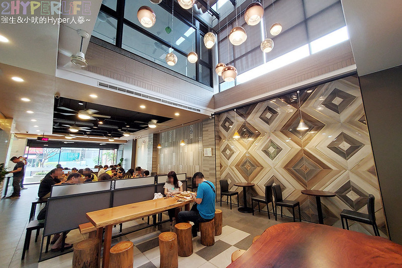 馬岡豆花 | 從大雅發跡開業至今已30幾年的銅板小吃，在北屯旗艦店吹冷氣吃豆花和剉冰超舒服，到大坑爬山完必吃啦！ @強生與小吠的Hyper人蔘~