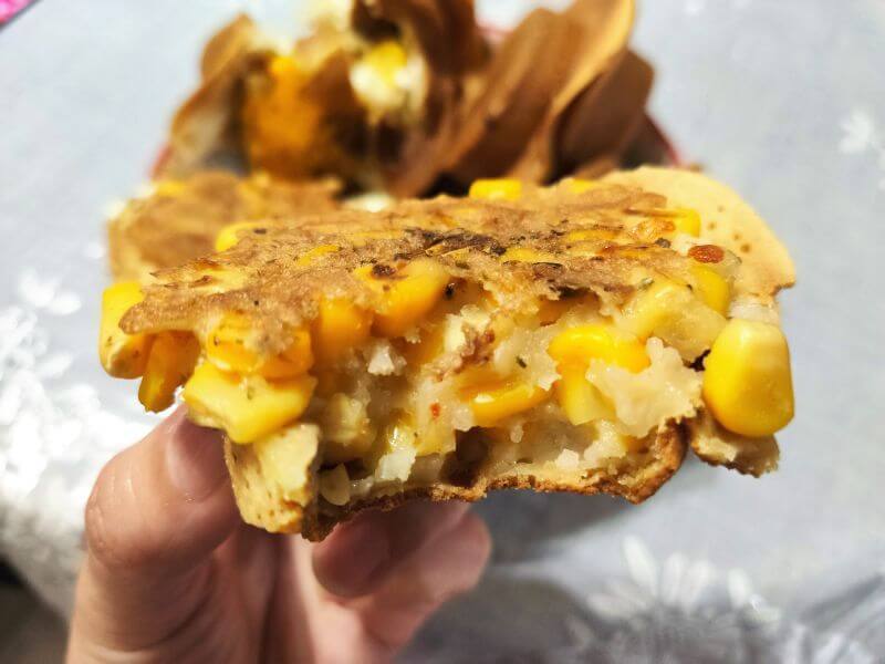 擱再萊車輪餅 玉米起司