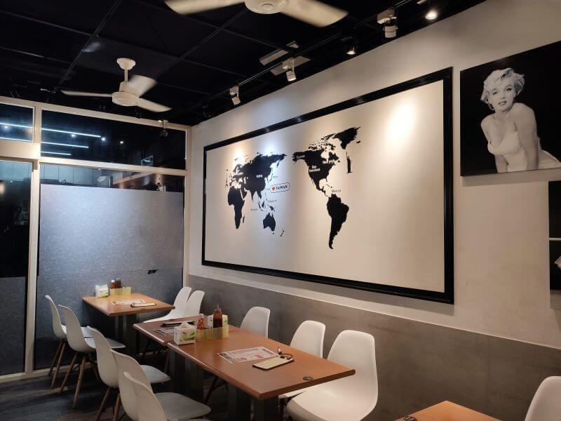 牛鬍子厚切牛排 內裝