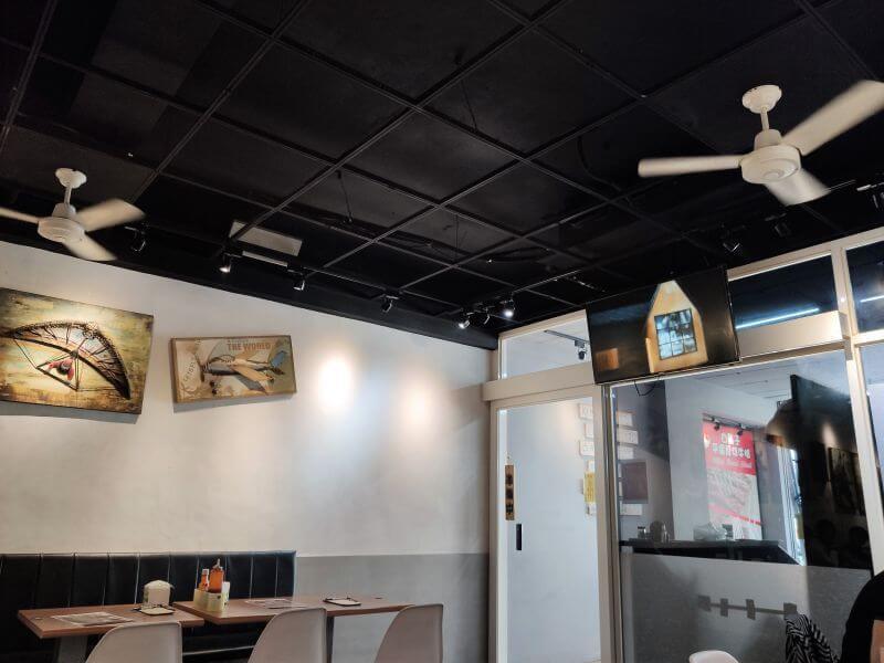 牛鬍子厚切牛排 內裝