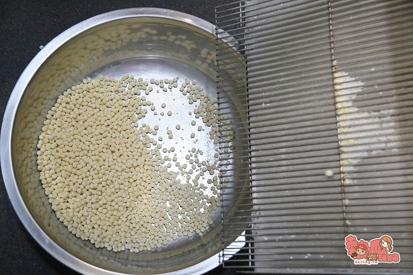 【台南飲料】珍珠控站出來!全台南口味最多的珍珠飲料在這~為了一杯好飲料,創造專利的製水製冰系統:葒莊珍珠輕飲 - 熱血玩台南。跳躍新世界