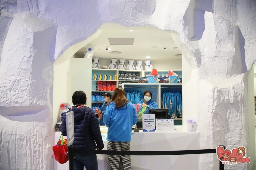 【台中景點】玩雪真的免出國！消暑滑雪道超好玩，大人小孩都瘋狂的玩雪聖地：SNOWTOWN雪樂地 - 熱血玩台南。跳躍新世界